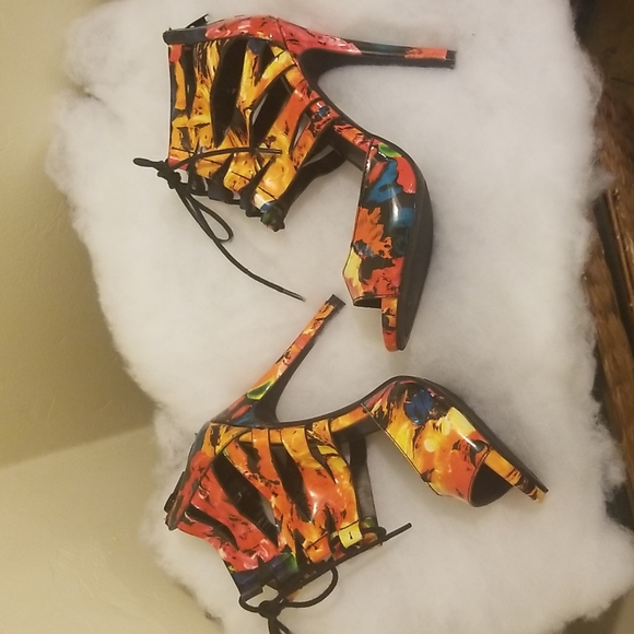 Steve Madden Lace up Heels - Picture 3 of 4